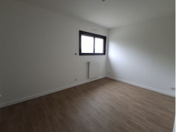 Location à Cesson Sevigne - 80m² à 2160 € - vue 2