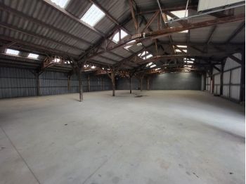 Location à SAINT AUBIN DU CORMIER - 780m² à 1600 € - vue 10
