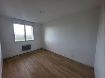 Location à TALENSAC - 75m² à 900 € - vue 11