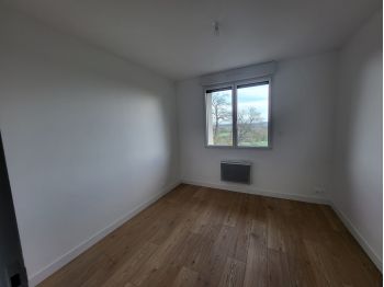 Location à TALENSAC - 75m² à 900 € - vue 8