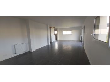 Location à ORGERES - 135m² à 1190 € - vue 1
