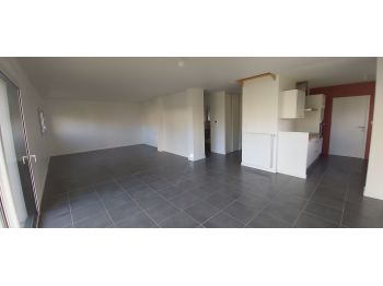 Location à ORGERES - 135m² à 1190 € - vue 2