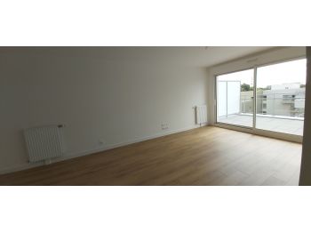 Location à CESSON SEVIGNE - 65m² à 907 € CC - vue 